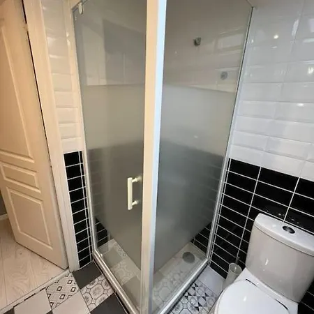 Le Paris Eiffel - Appartement Cosy En Plein Centre Bourgoin-Jallieu Exterior photo
